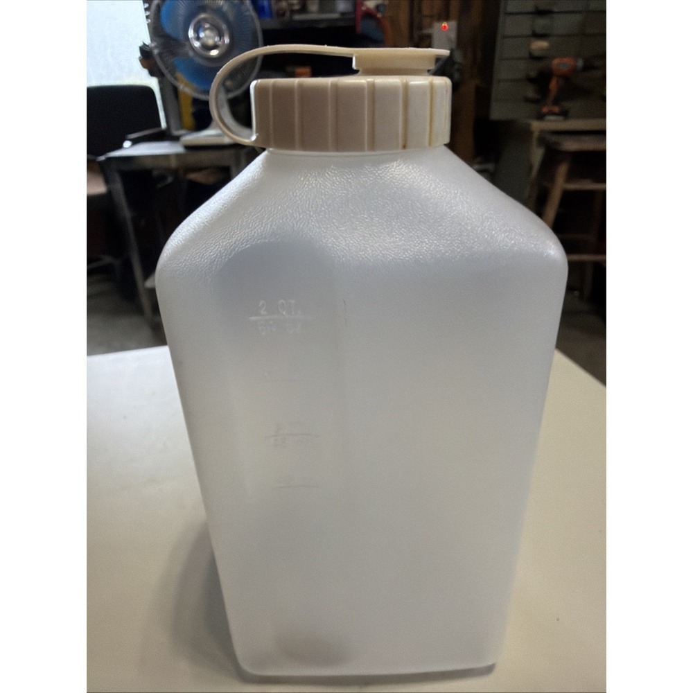 Rubbermaid 2 Quart Plastic Juice Water Bottle Pitcher 2468-8 Lid MixerMate
